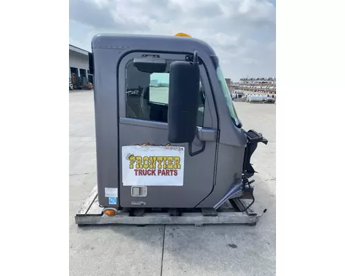 FREIGHTLINER Columbia 112 Cab