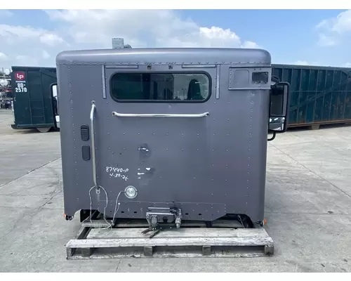 FREIGHTLINER Columbia 112 Cab