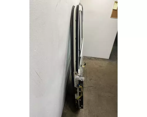 FREIGHTLINER Columbia 112 Door Assembly, Front