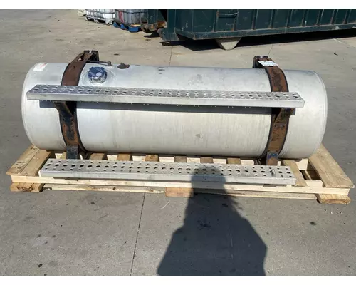 FREIGHTLINER Columbia 112 Fuel Tank