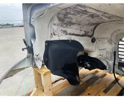FREIGHTLINER Columbia 112 Hood