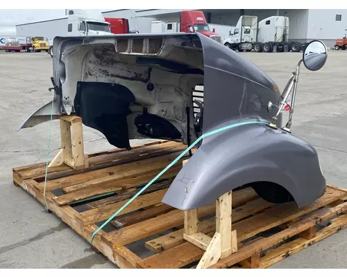 FREIGHTLINER Columbia 112 Hood