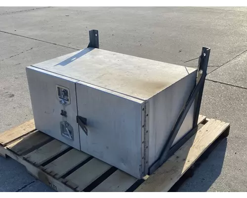 FREIGHTLINER Columbia 112 Tool Box