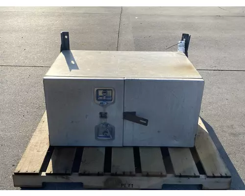 FREIGHTLINER Columbia 112 Tool Box