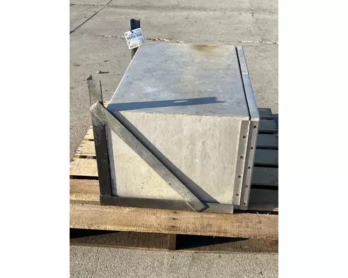 FREIGHTLINER Columbia 112 Tool Box