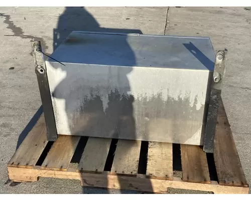 FREIGHTLINER Columbia 112 Tool Box