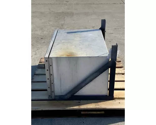 FREIGHTLINER Columbia 112 Tool Box