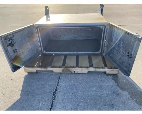 FREIGHTLINER Columbia 112 Tool Box