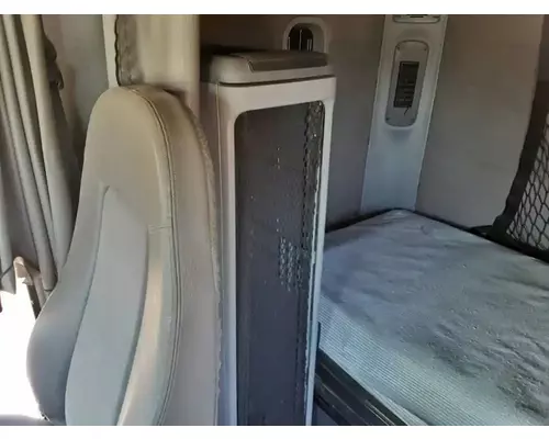 FREIGHTLINER Columbia 120 Cab Assembly