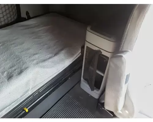 FREIGHTLINER Columbia 120 Cab Assembly