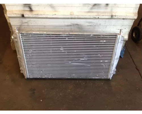 FREIGHTLINER Columbia 120 Charge Air Cooler