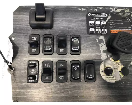 FREIGHTLINER Columbia 120 Dash  Console Switch