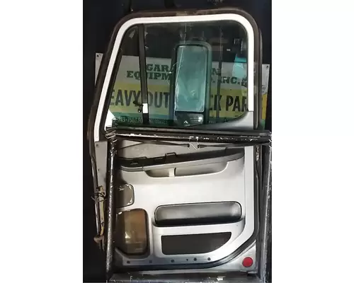 FREIGHTLINER Columbia 120 Door Assembly, Front