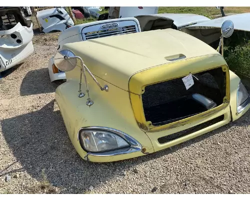 FREIGHTLINER Columbia 120 Hood