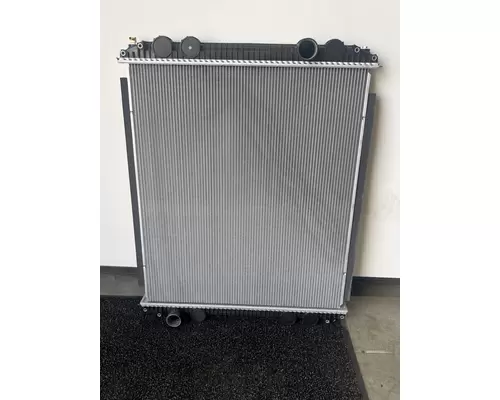 FREIGHTLINER Columbia 120 Radiator