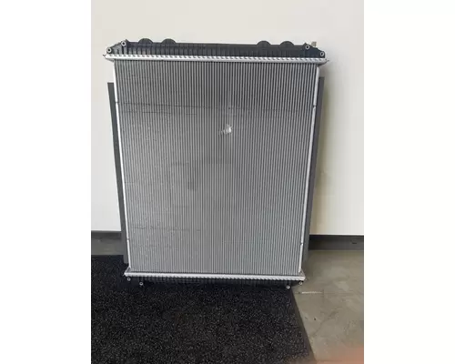 FREIGHTLINER Columbia 120 Radiator