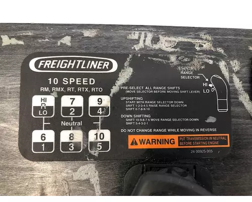 FREIGHTLINER Columbia 120 Switch Panel