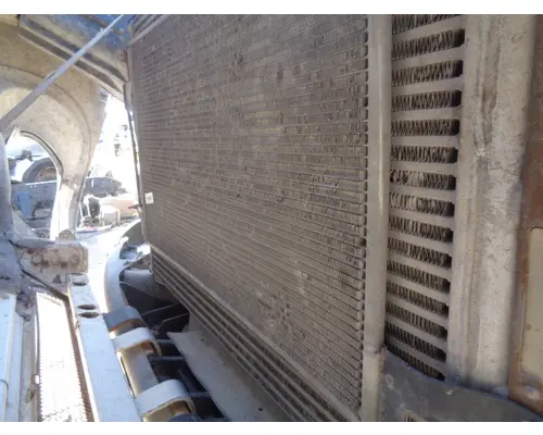 FREIGHTLINER Columbia_40621 AC Condenser