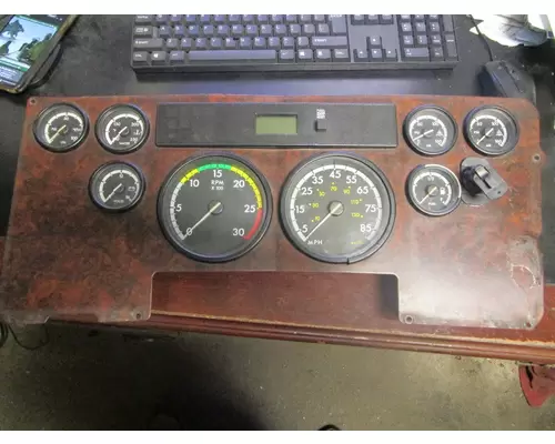 FREIGHTLINER Columbia_A22-59204-001 Tachometer
