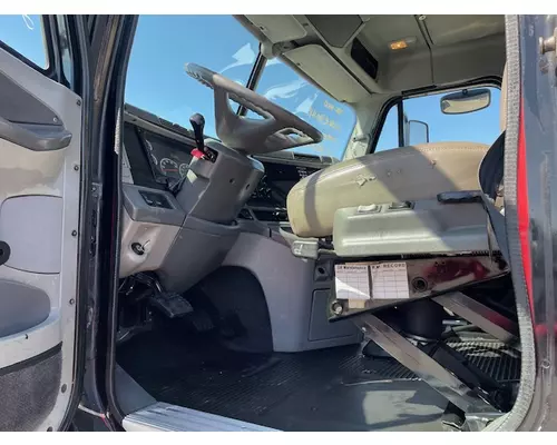 FREIGHTLINER Columbia CL12064ST Vehicle For Sale