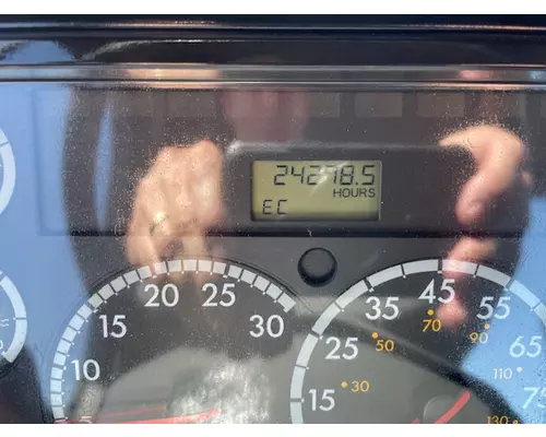 FREIGHTLINER Columbia CL12064ST Vehicle For Sale