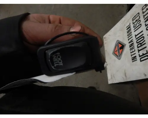 FREIGHTLINER Columbia  Dash  Console Switch