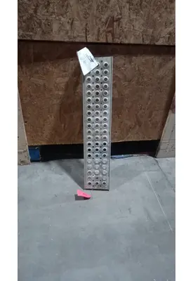 FREIGHTLINER Columbia  Step