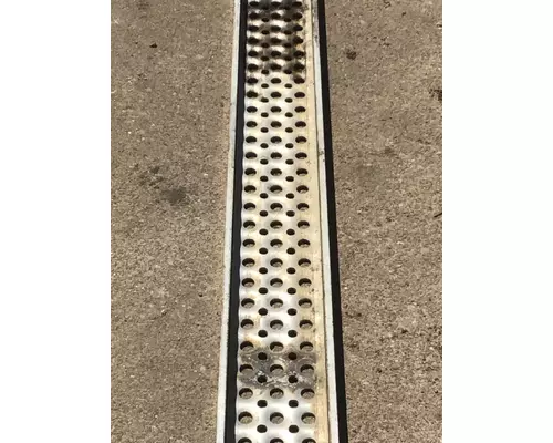 FREIGHTLINER Columbia  Step