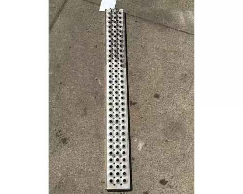 FREIGHTLINER Columbia  Step