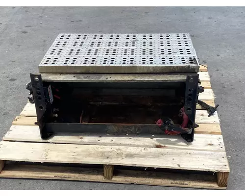FREIGHTLINER Columbia Battery Box