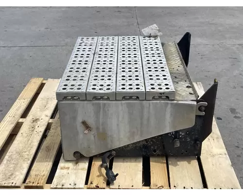 FREIGHTLINER Columbia Battery Box