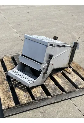 FREIGHTLINER Columbia Battery Box