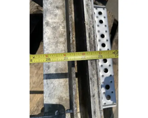 FREIGHTLINER Columbia Battery Box