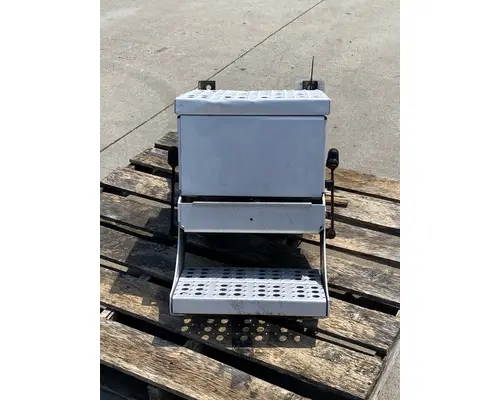 FREIGHTLINER Columbia Battery Box