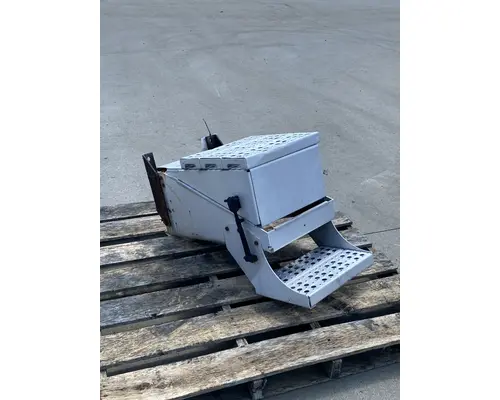 FREIGHTLINER Columbia Battery Box