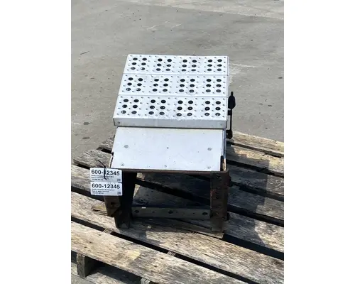 FREIGHTLINER Columbia Battery Box