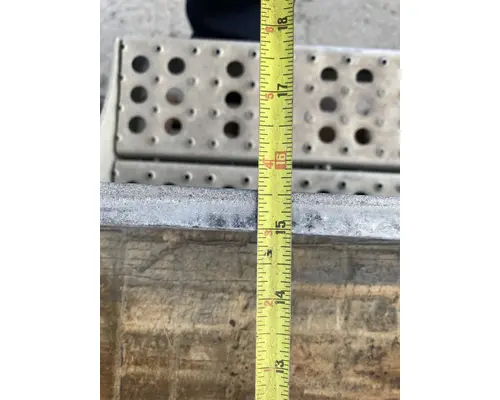 FREIGHTLINER Columbia Battery Box