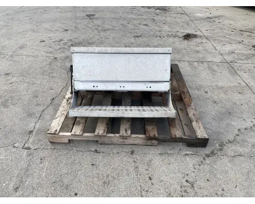 FREIGHTLINER Columbia Battery Box