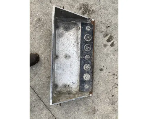 FREIGHTLINER Columbia Battery Box