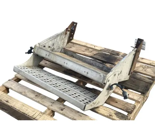 FREIGHTLINER Columbia Battery Box