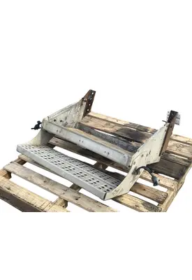 FREIGHTLINER Columbia Battery Box