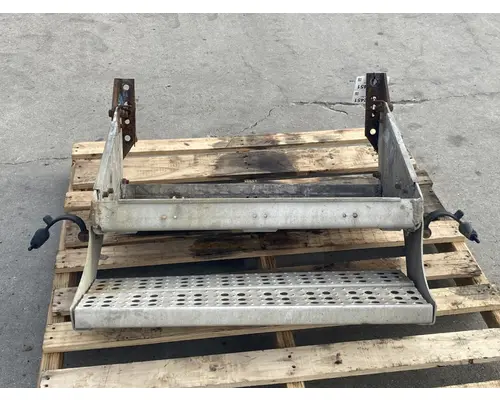 FREIGHTLINER Columbia Battery Box