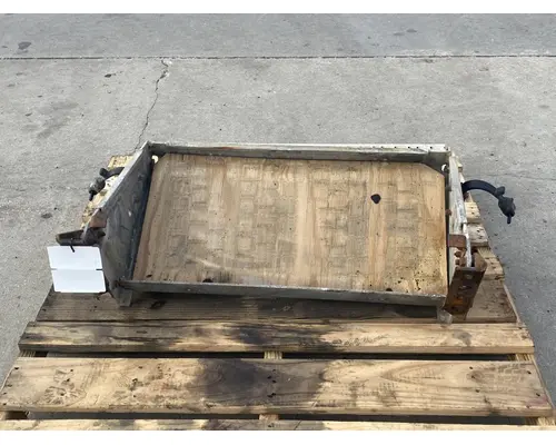 FREIGHTLINER Columbia Battery Box
