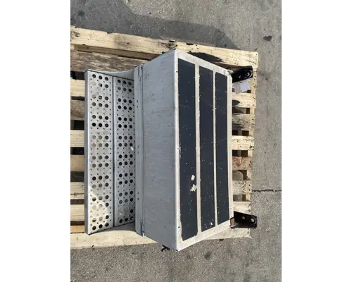 FREIGHTLINER Columbia Battery Box