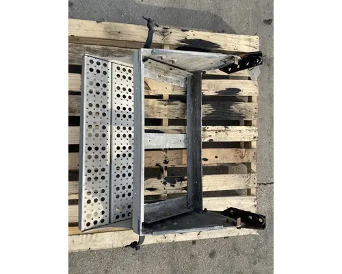 FREIGHTLINER Columbia Battery Box