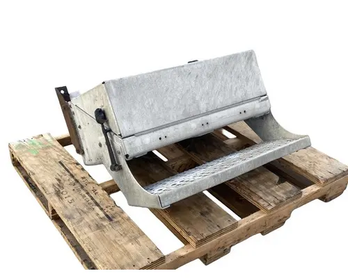 FREIGHTLINER Columbia Battery Box