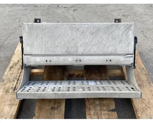 FREIGHTLINER Columbia Battery Box