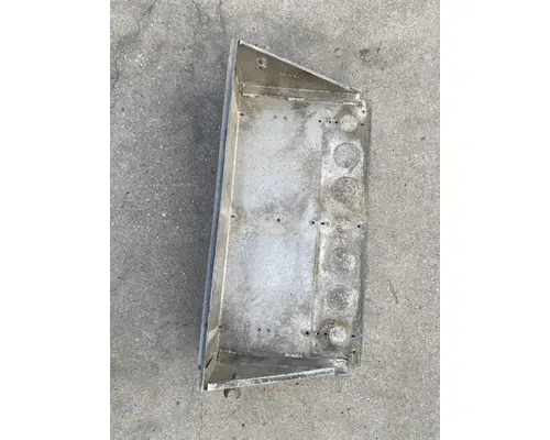 FREIGHTLINER Columbia Battery Box