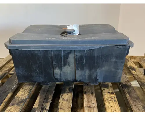 FREIGHTLINER Columbia Battery Box