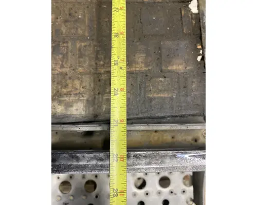 FREIGHTLINER Columbia Battery Box